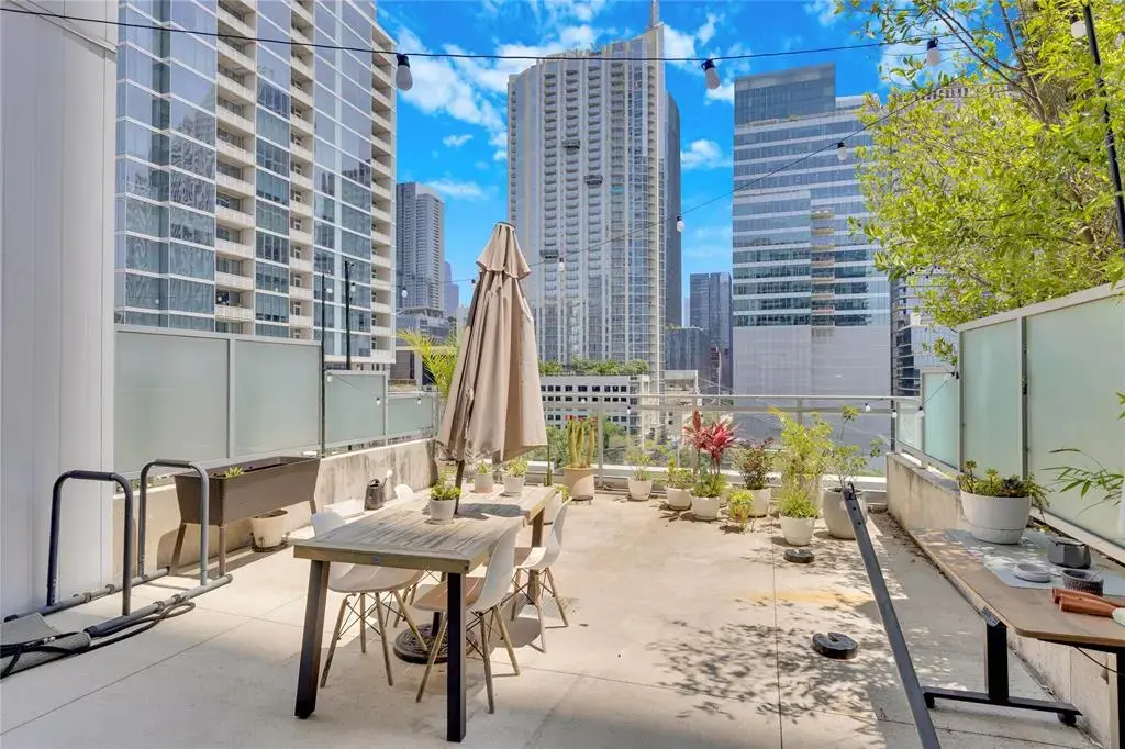 222 West Avenue 1007, Austin