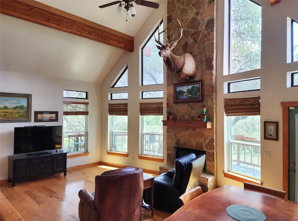 601 Echo Drive, Spicewood