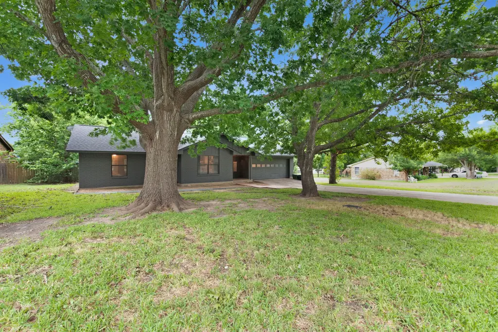 1501 Wofford Drive, Burnet