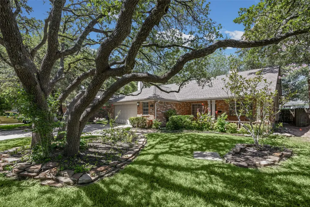 8417 Cornerwood Drive, Austin