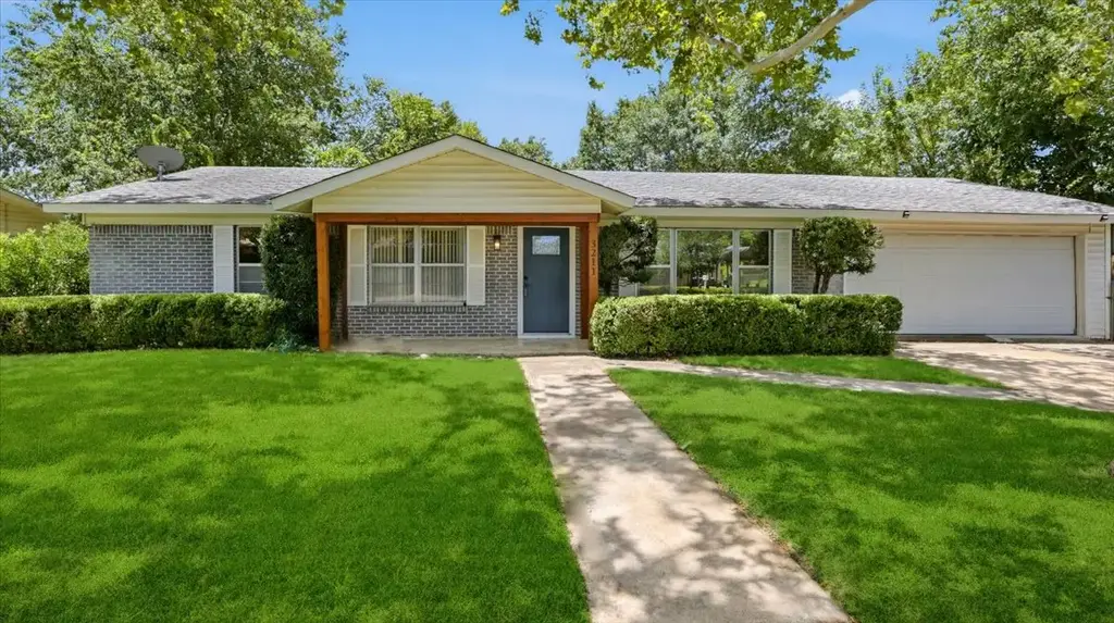 3211 John Campbells Trail, Austin