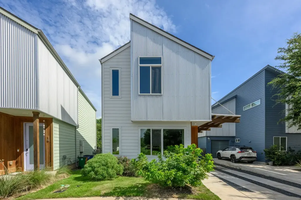 801 N Bluff Drive 17, Austin