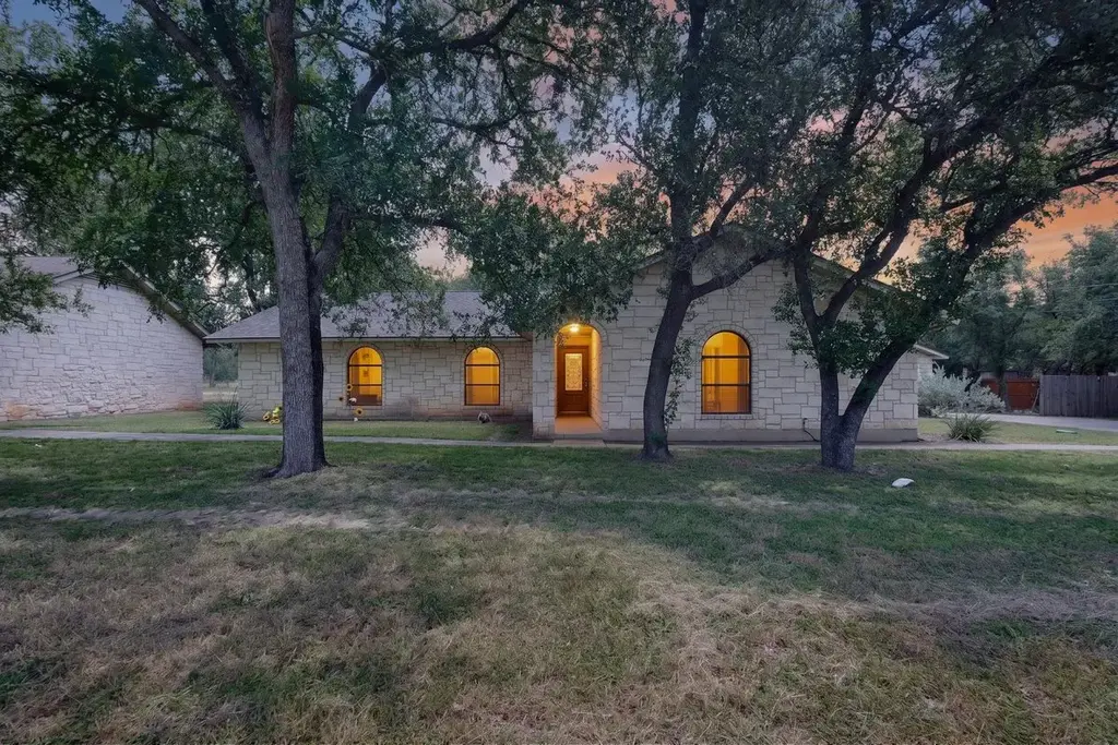 1002 Adventure Lane, Cedar Park