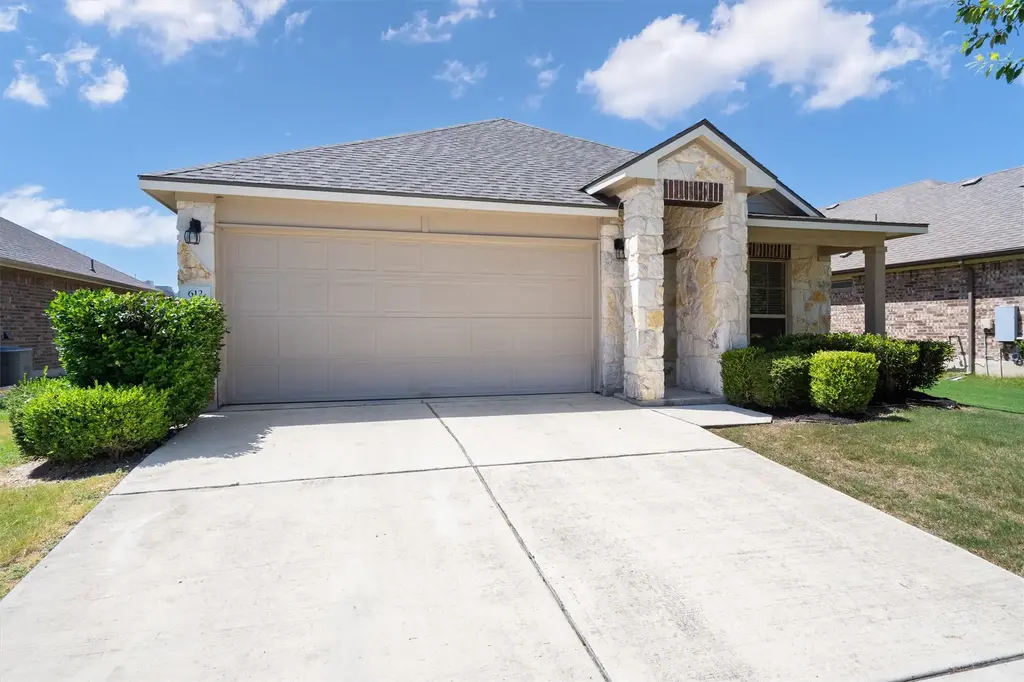 612 Heinatz Flat Lane, Leander