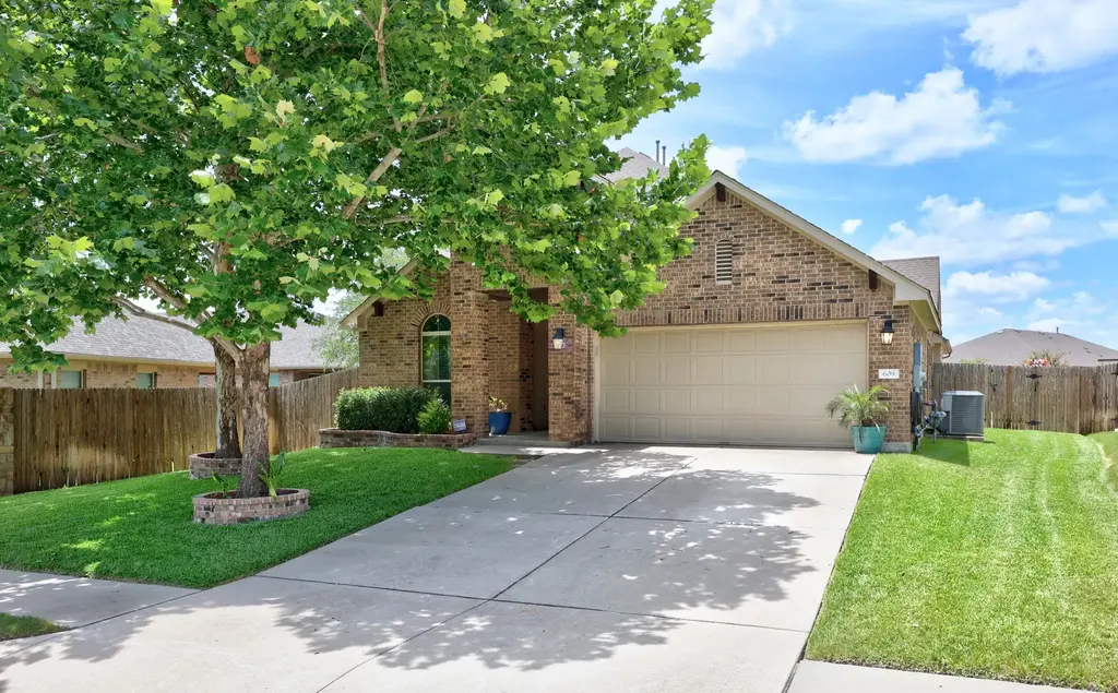 609 Jess Maynard Trail, Leander