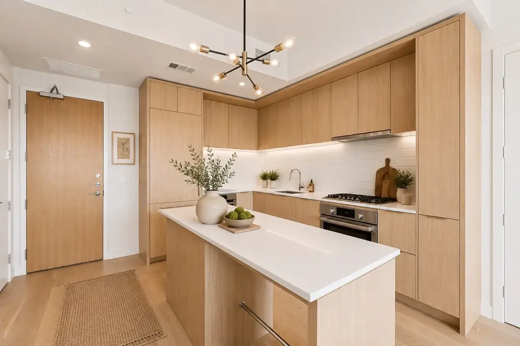 44 East Avenue 2108, Austin