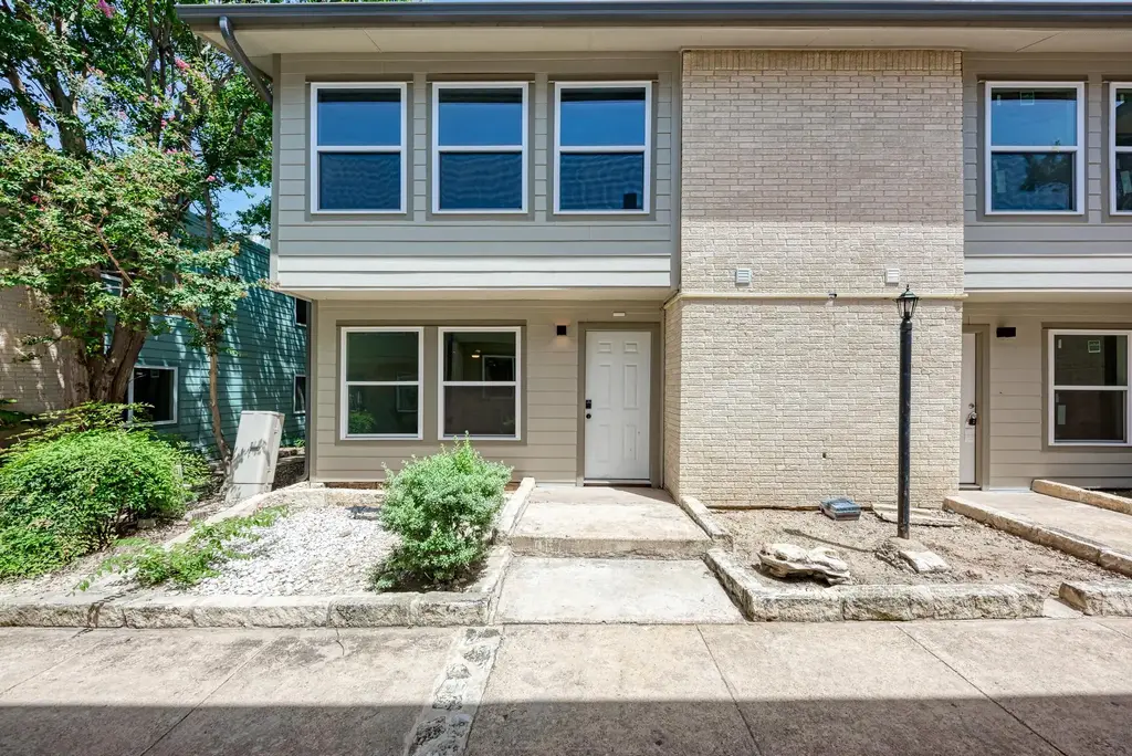 2124 Burton Drive 136, Austin