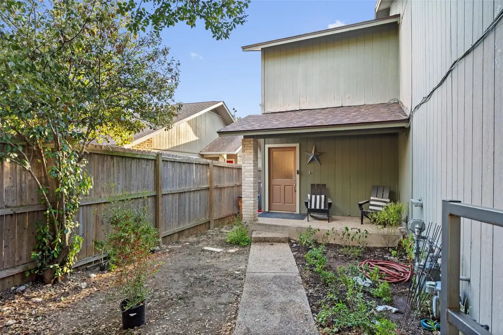 6492 Hart Lane, Austin