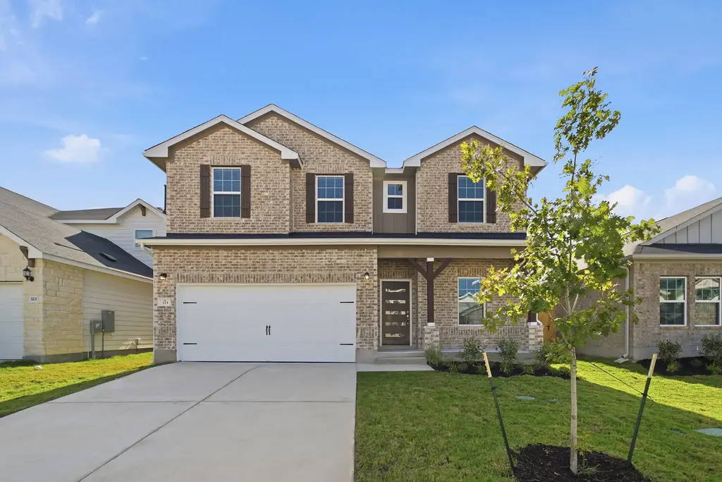 333 Begonia Street, Buda