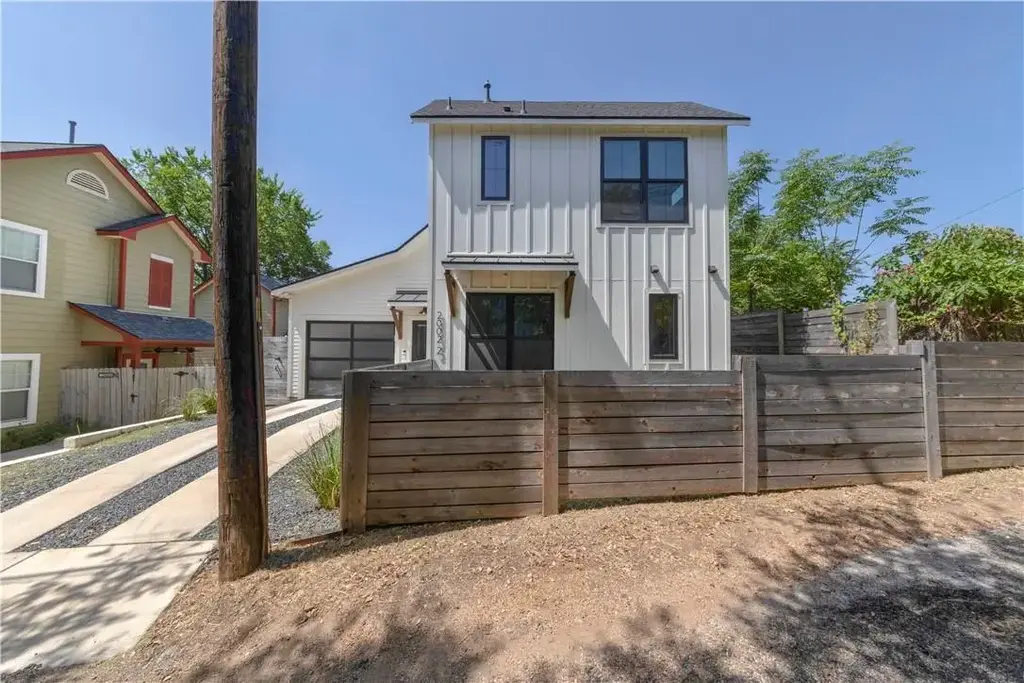 2002 E 9th Street 2, Austin