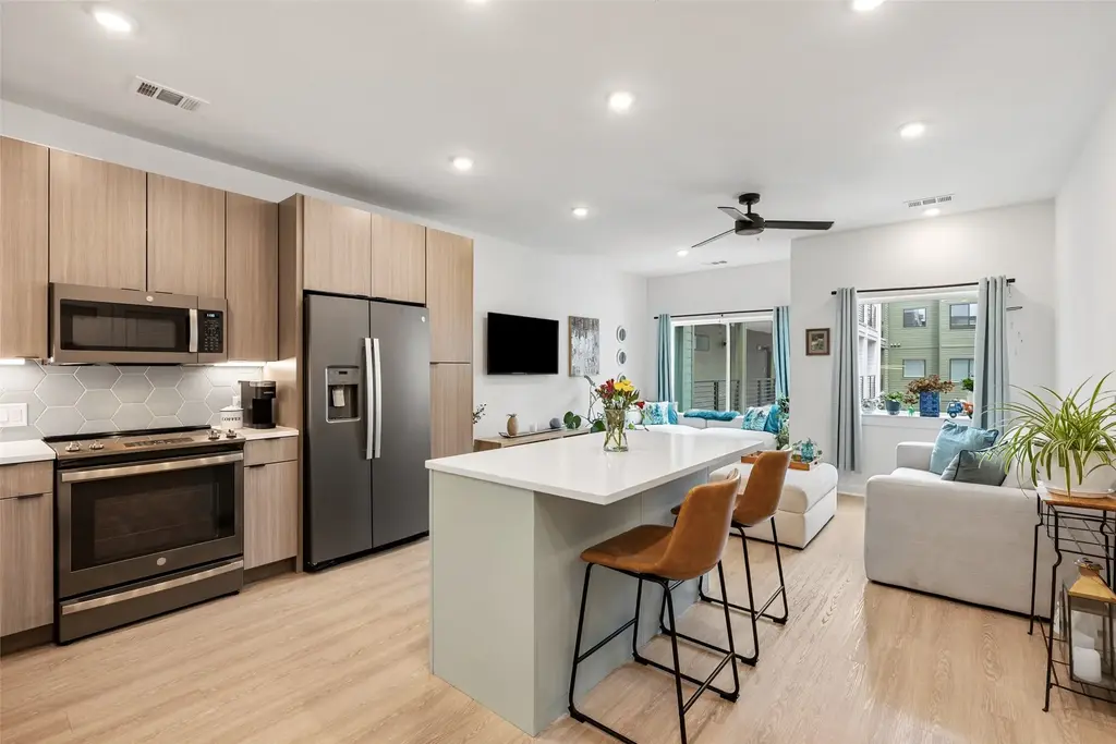 4802 S Congress Avenue 411, Austin