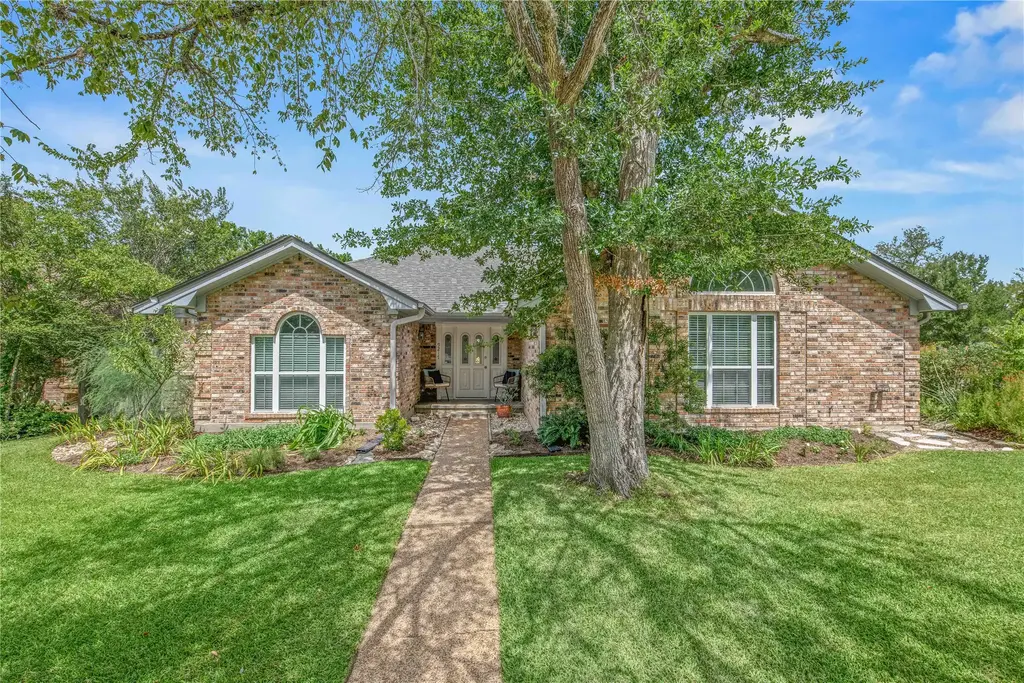 9217 Timber Knoll Drive, College Station