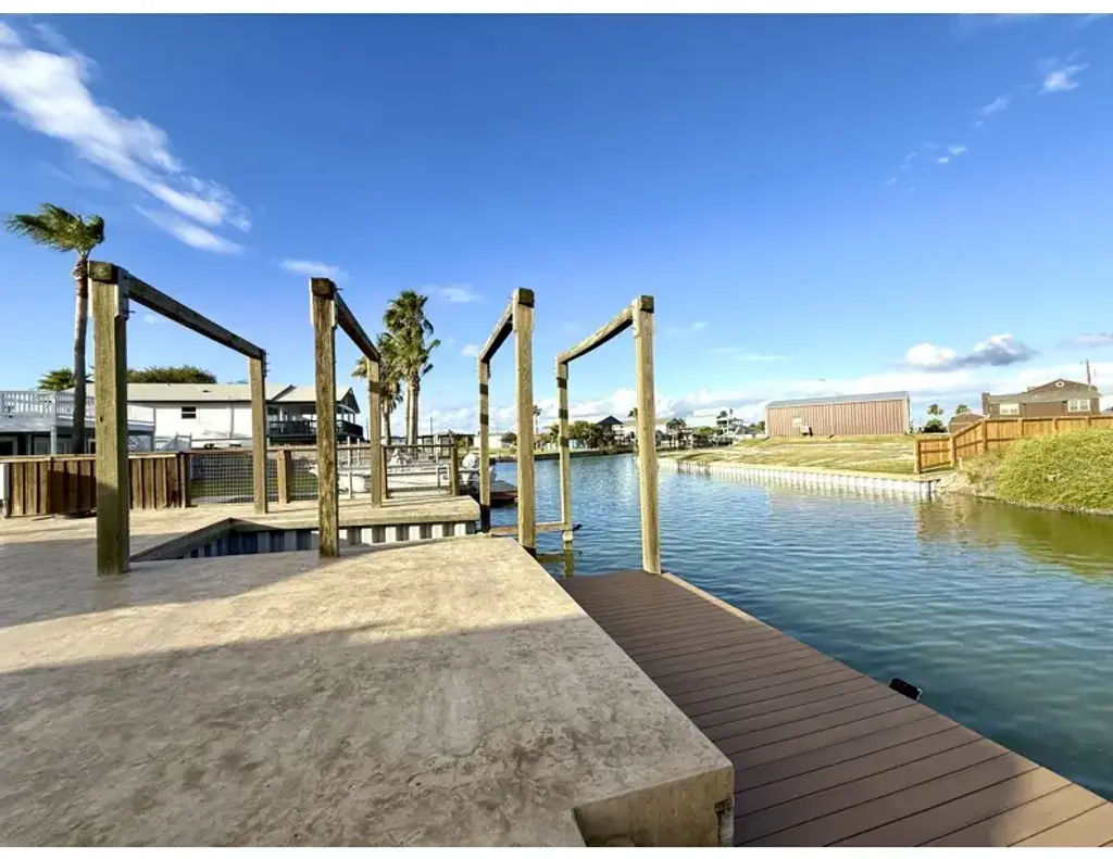 127 Copano Cove Road, Rockport