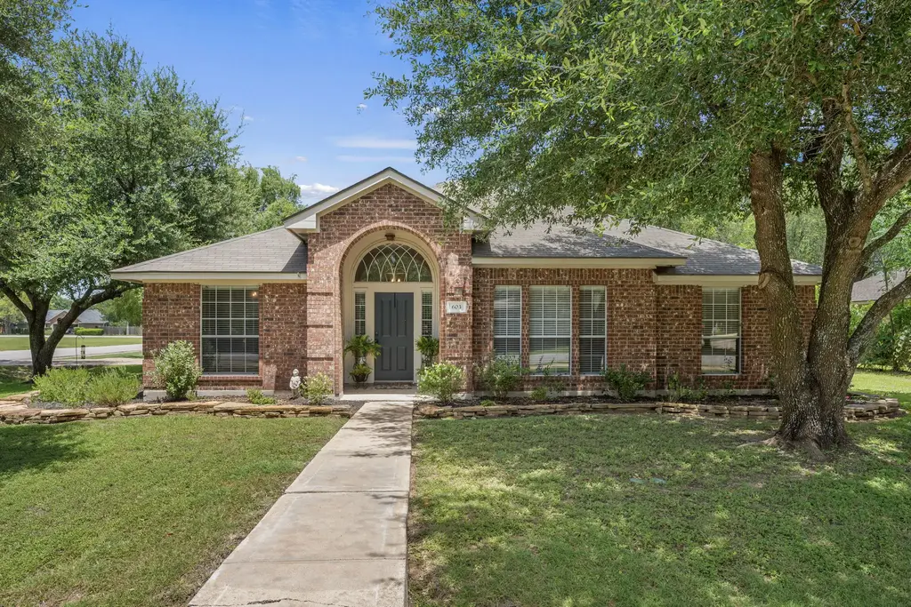 603 Prickly Pear Pass, Buda