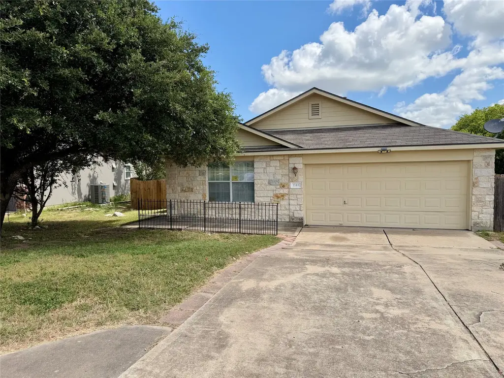 1148 Amberwood Loop, Kyle