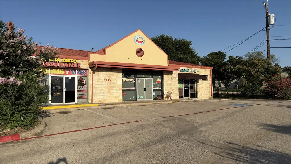 1105 S Mays Street, Round Rock