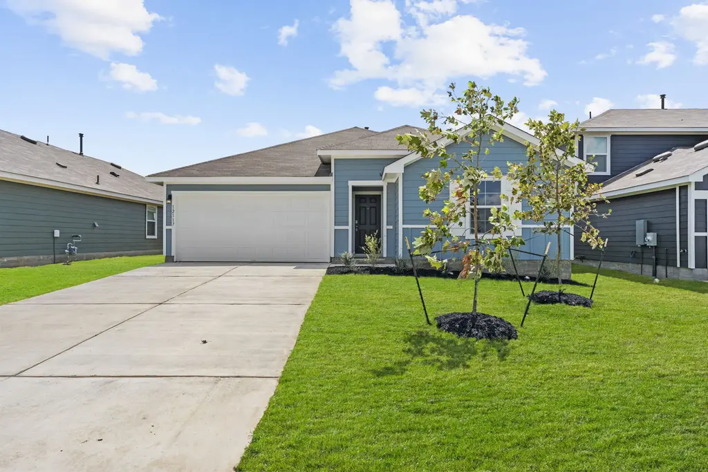 12117 Horseshoe Field Bend, Mustang Ridge