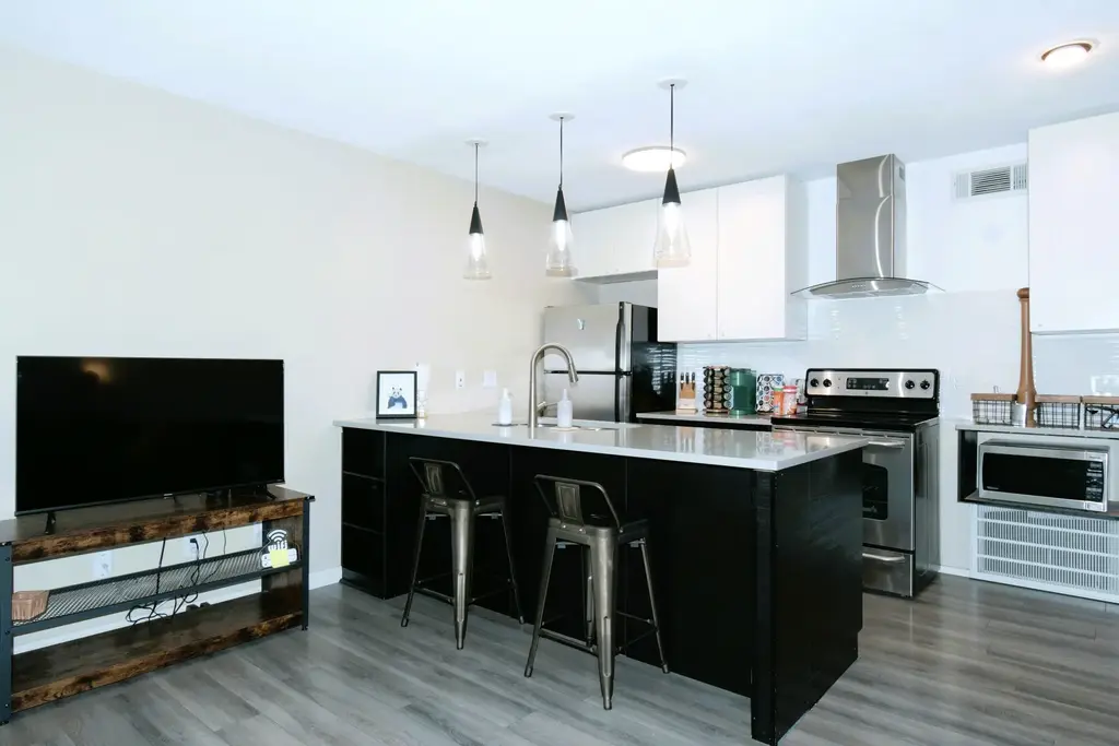 2302 East Side Drive 6, Austin