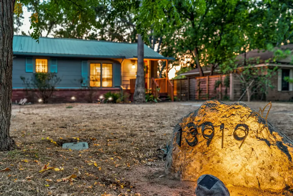 13919 Hummingbird Lane, Austin
