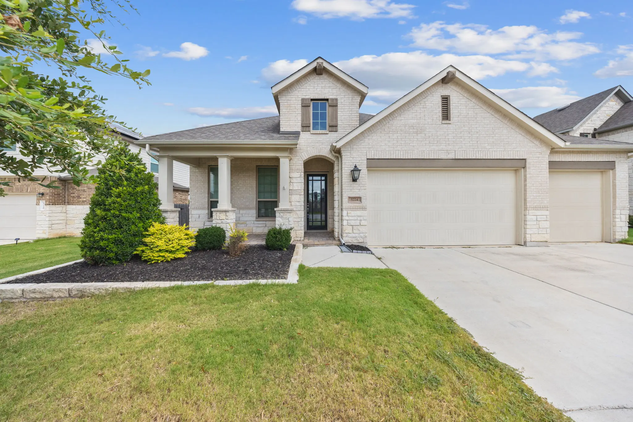 Photo of Listing #3783453