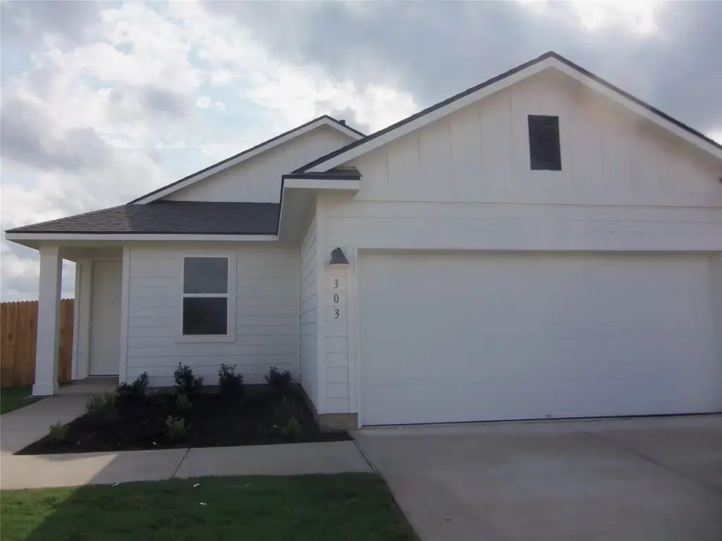303 Cold Springs Loop, Bastrop