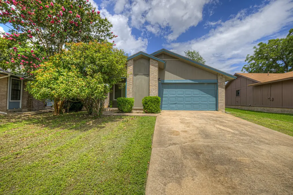 1905 Castle Gate Circle, San Marcos