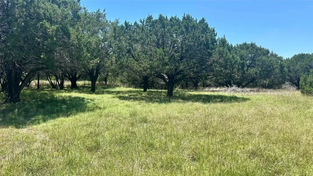 338 County Road 340, McGregor