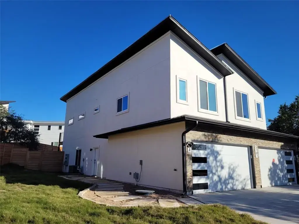 5707 Thunderbird Street A, Lago Vista