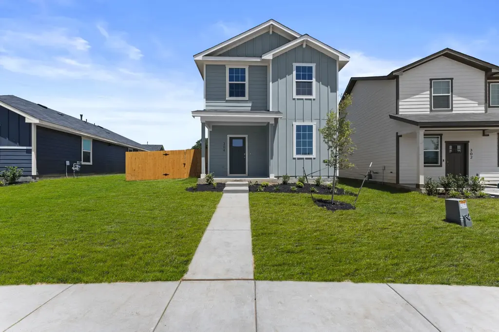 304 Constanza Trail, Bastrop