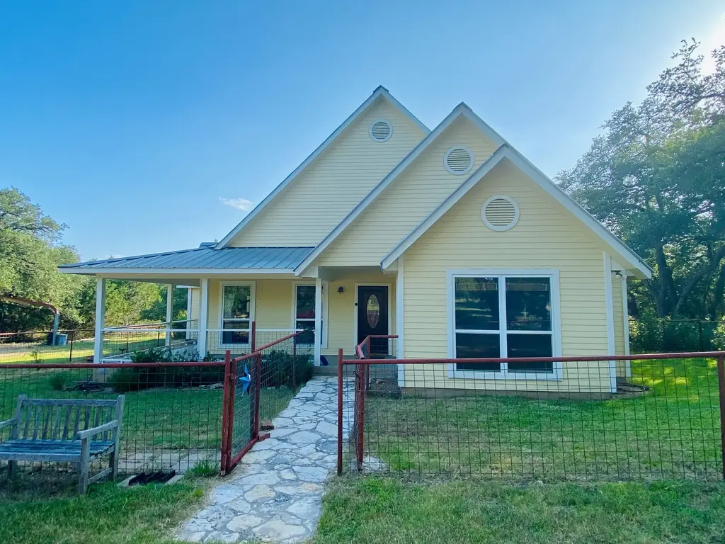 306 Plainview Road, Wimberley
