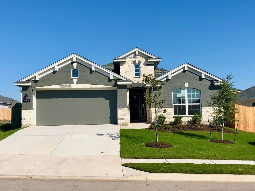 9912 Dalliance Lane, Manor