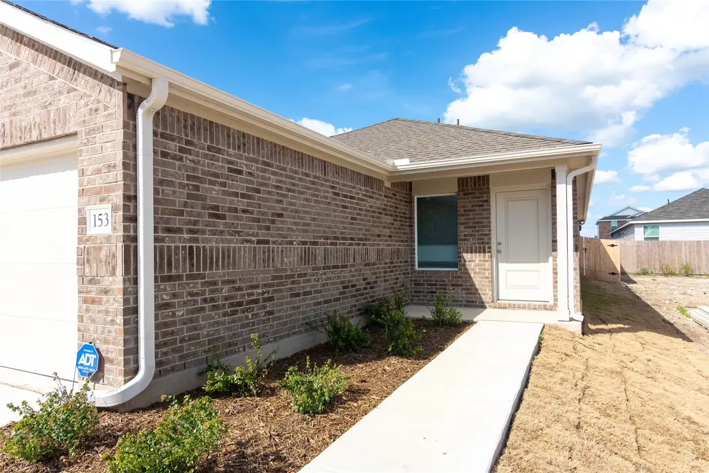 153 Starpacker Lane, Jarrell