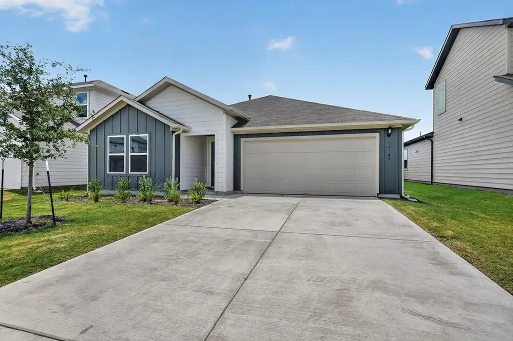 14105 Axel Johanson Drive, Del Valle