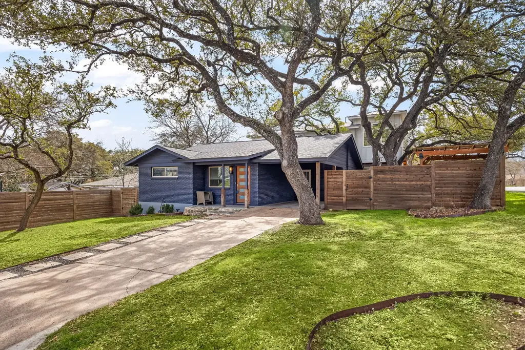 3015 Burning Oak Drive 2, Austin