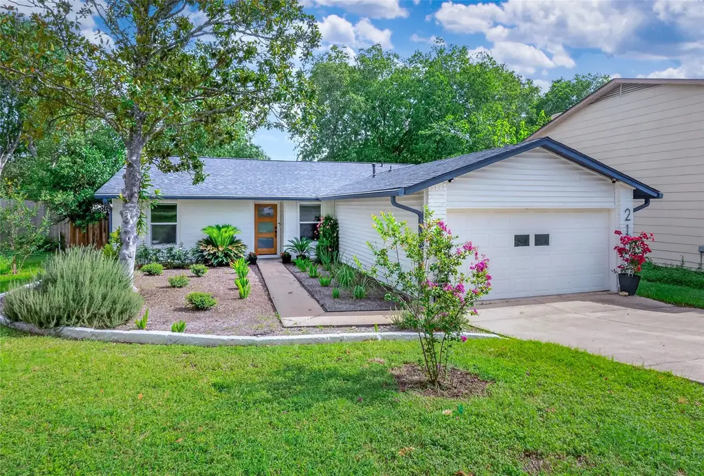 2102 Lear Lane, Austin