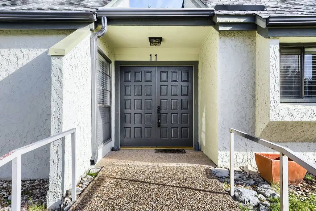 11 Casa Verde, Lakeway