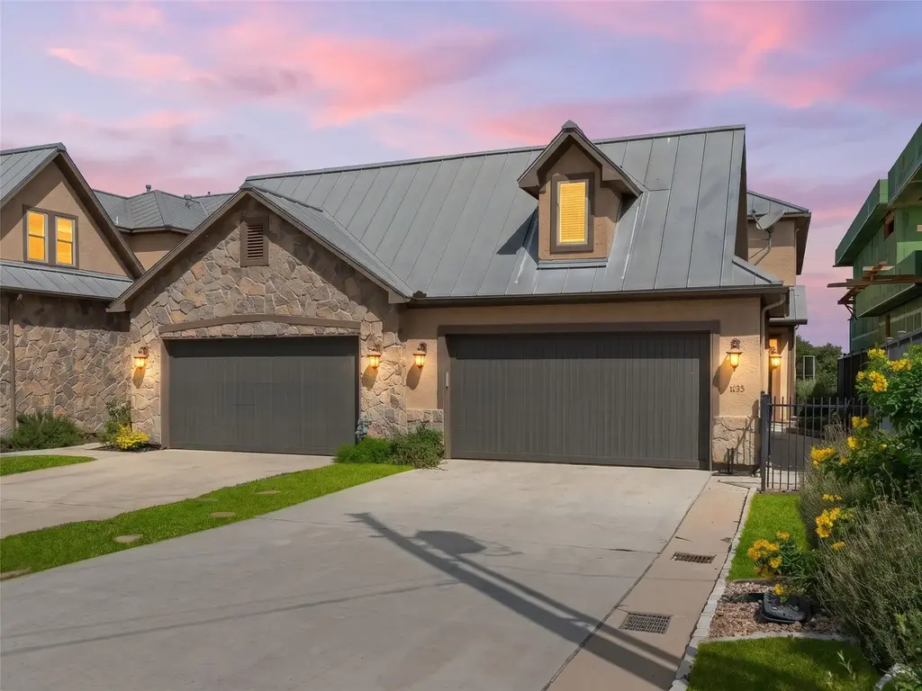 1033 Gruene Road, New Braunfels