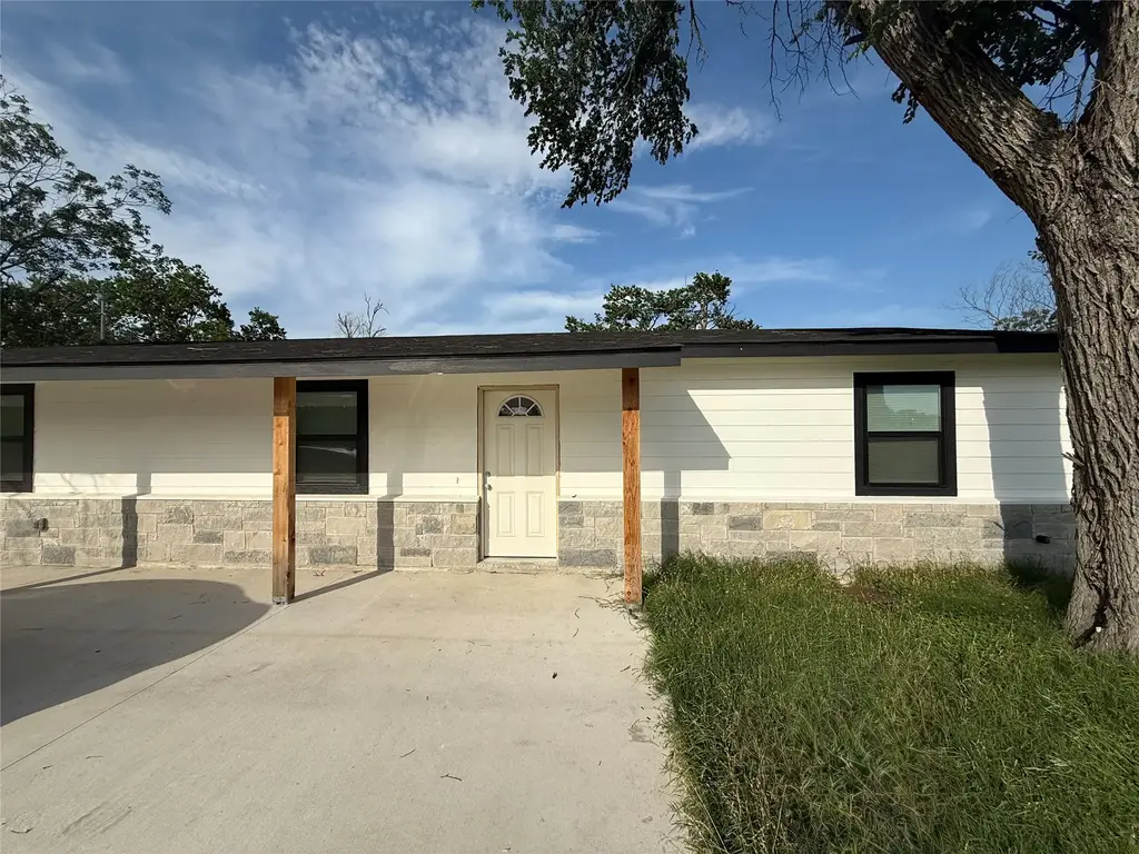 800 Old Thorndale Road, Taylor