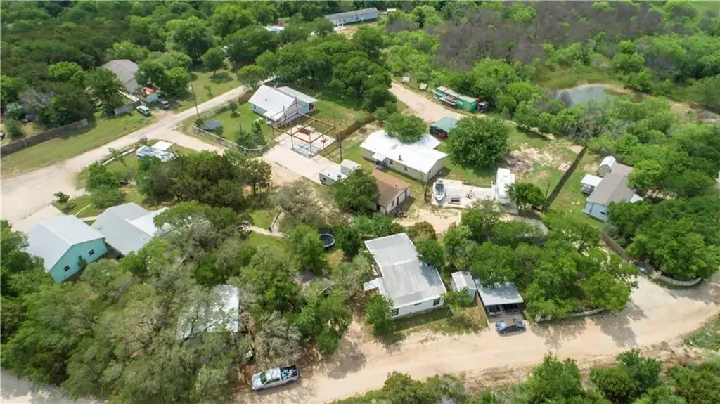 140 Little Pool Road, Buda