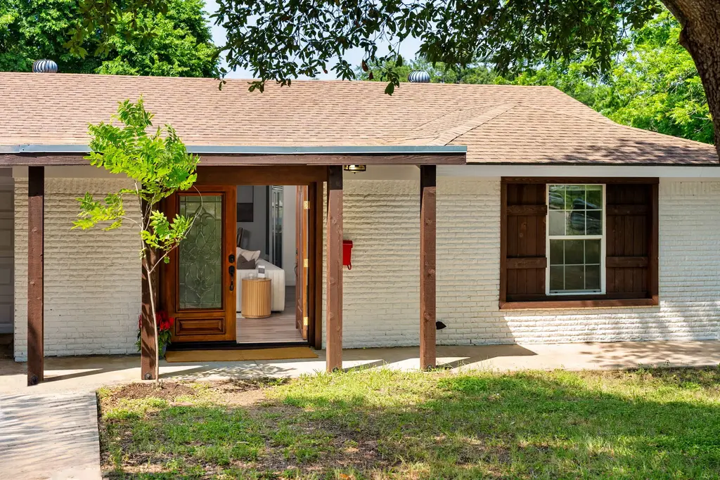 2403 Little John Lane, Austin