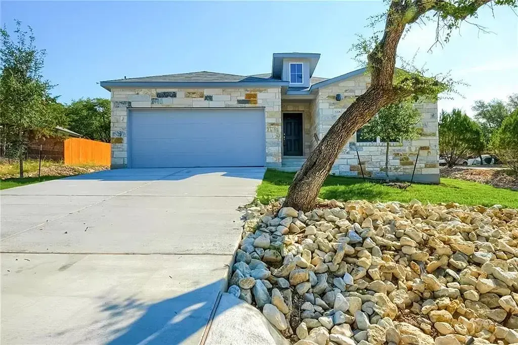 21206 Santa Carlo Avenue, Lago Vista