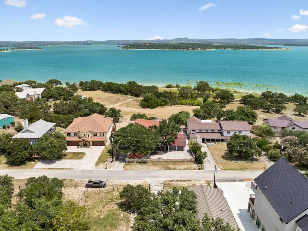 408 Edge Hill Drive, Canyon Lake