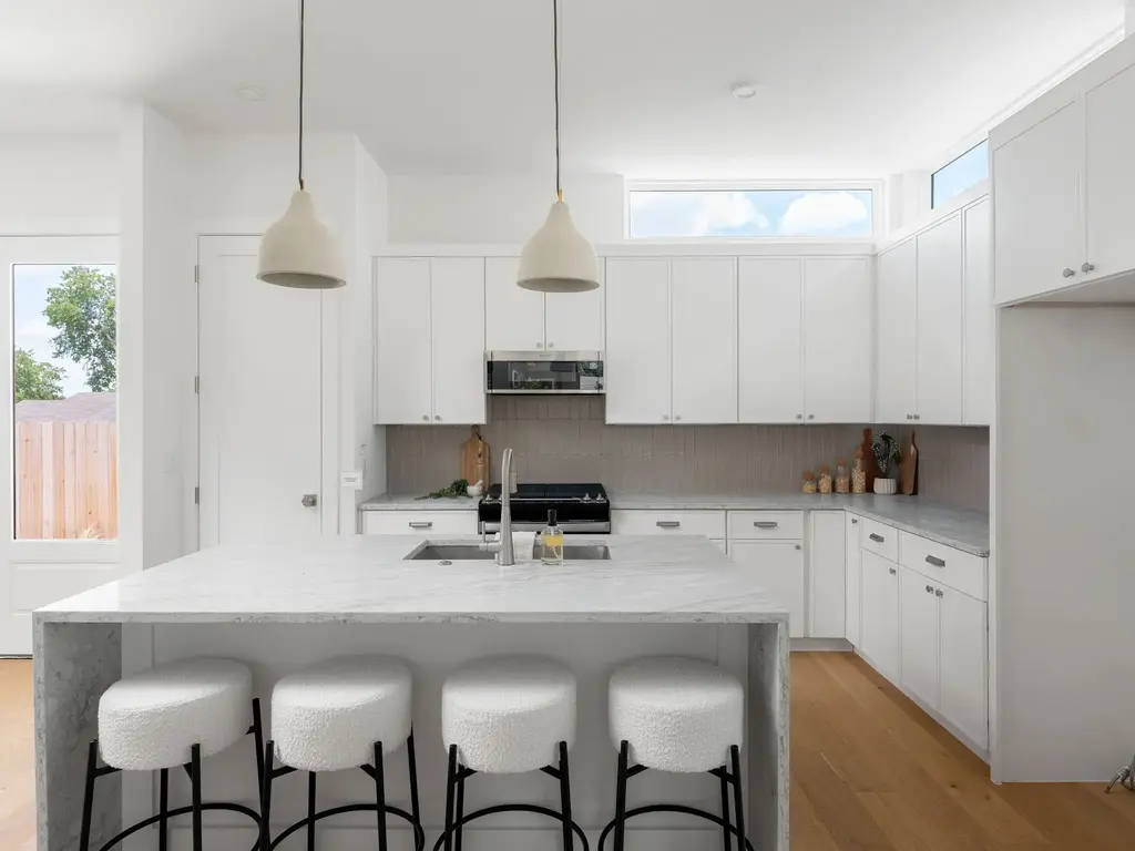 6407 Bradsher I, Austin