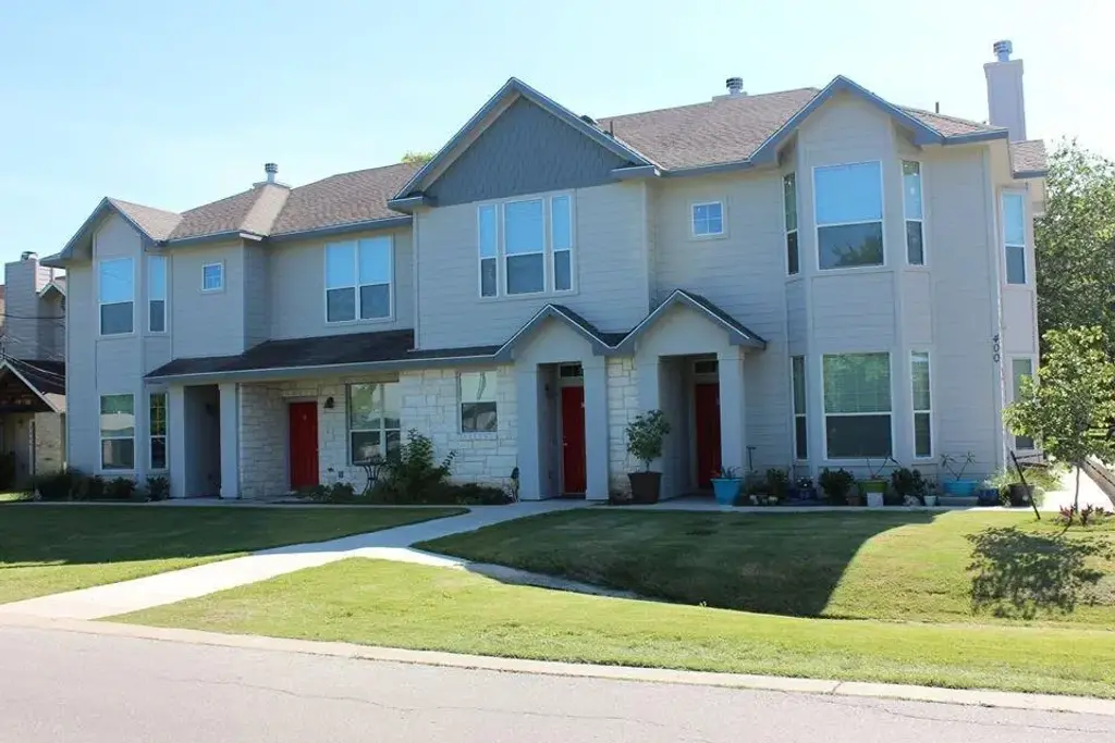 400 West Street B, Hutto