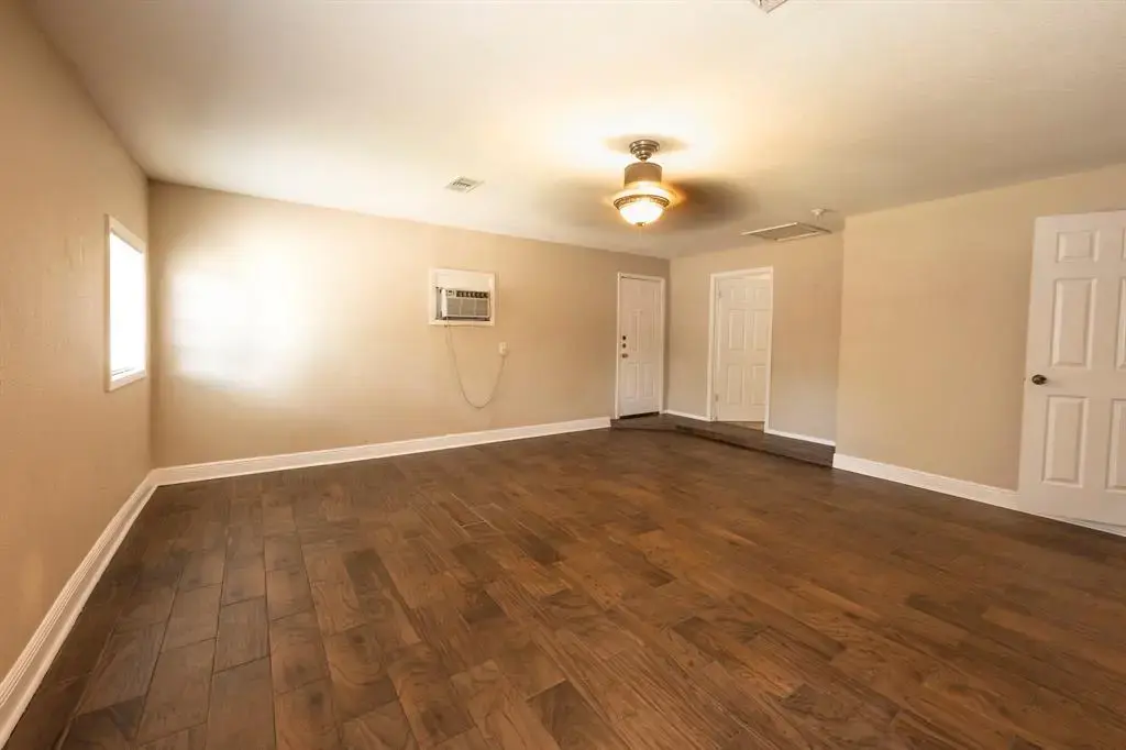 6400 Craigwood Circle, Austin