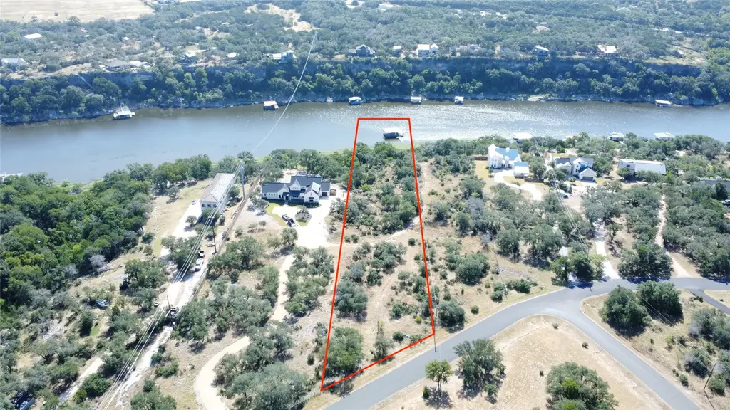 1427 Likeness Road, Spicewood