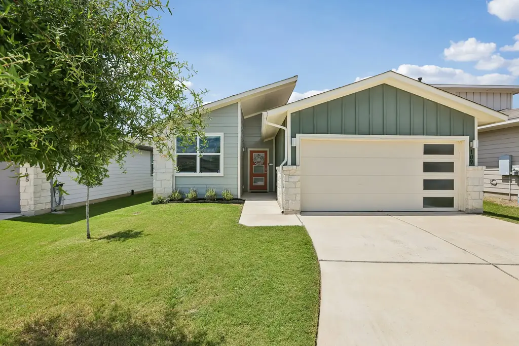 109 Filifera Court, Leander