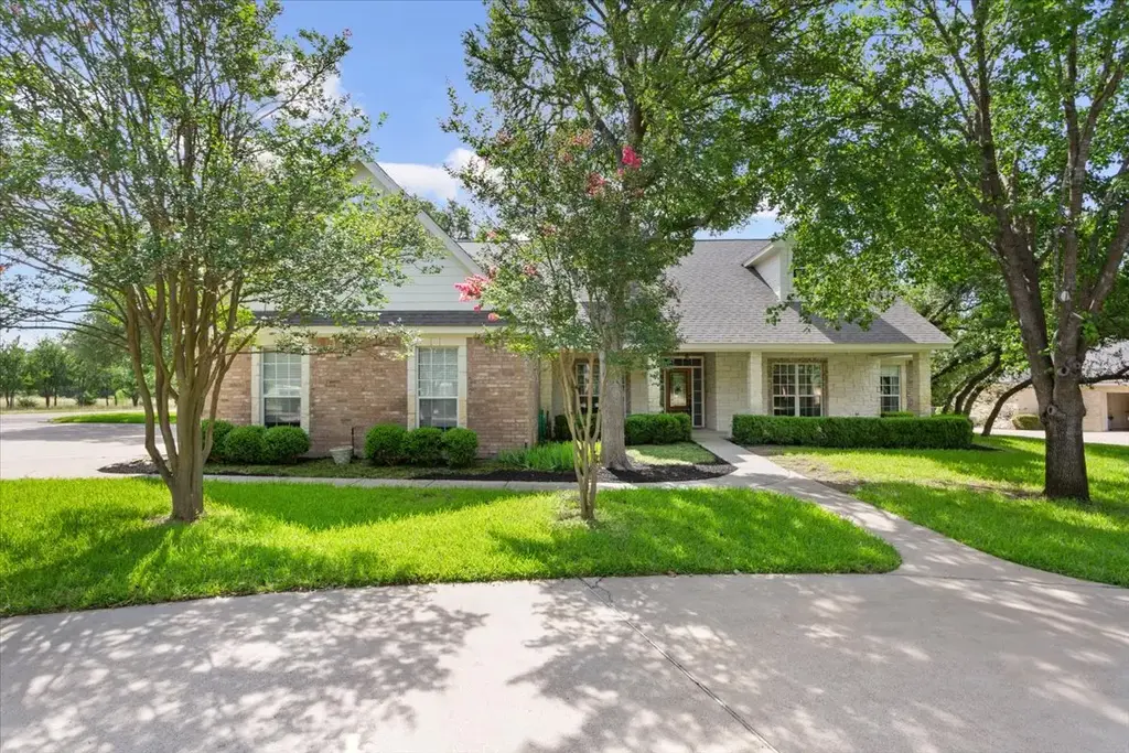 901 Salado Oaks Drive, Salado