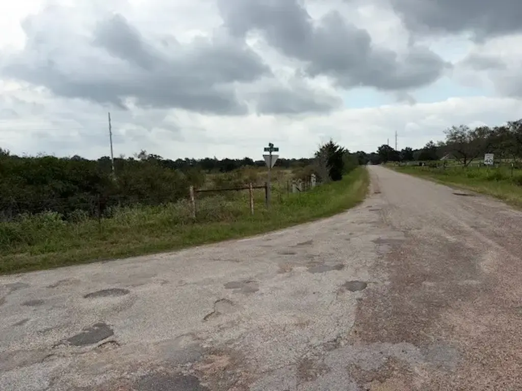 2609 County Road 216, Giddings