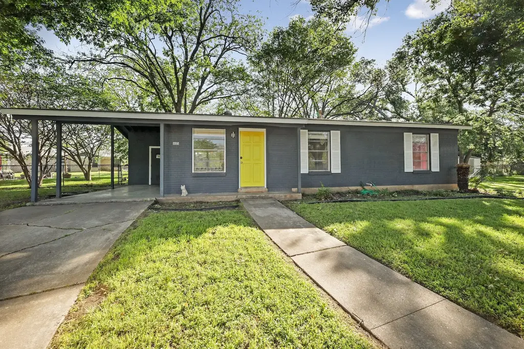 2202 Towbridge Circle, Austin